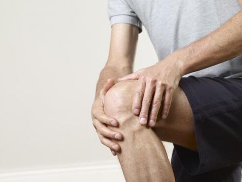 Which doctor contact for the treatment of pain with arthrosis of the knee joint